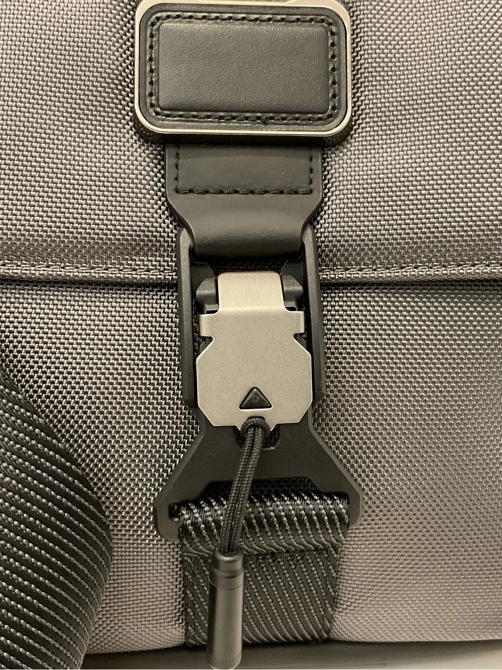 NEW Tumi ALPHA BRAVO JUNIOR 9.5” Ballistic Nylon Sling Crossbody Bag - CHARCOAL